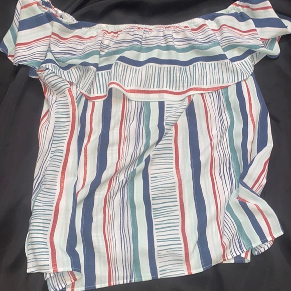EUC Lane Bryant Stripped-off shoulder blouse! Size 22/24🔥 - Picture 2 of 9